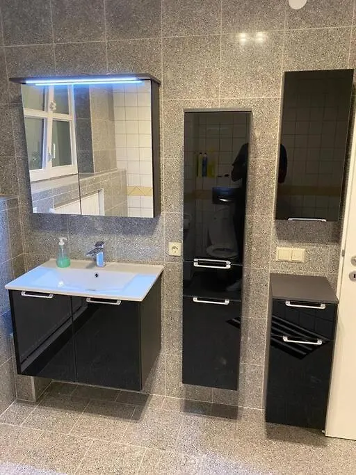 Modern 2 Bedroom Apartment With Free Parking 300M In Luxembourg City